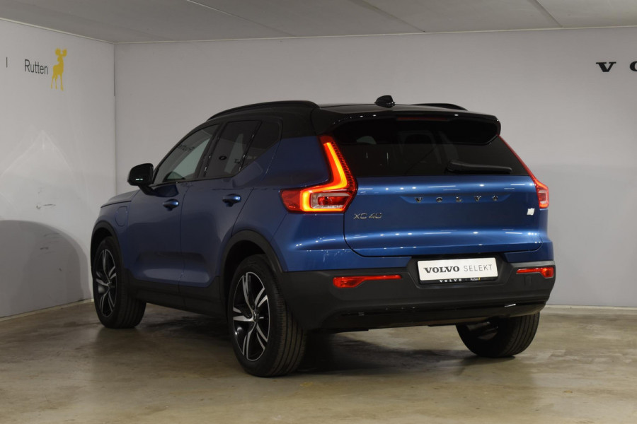 Volvo XC40 T5 262PK Automaat Recharge R-Design / Navigatie / Stuur & Stoelverwarming / Elektrische achterklep / Achteruitrijcamera / Elektr. Trekhaak / Elektrische stoelverst. met geheugen