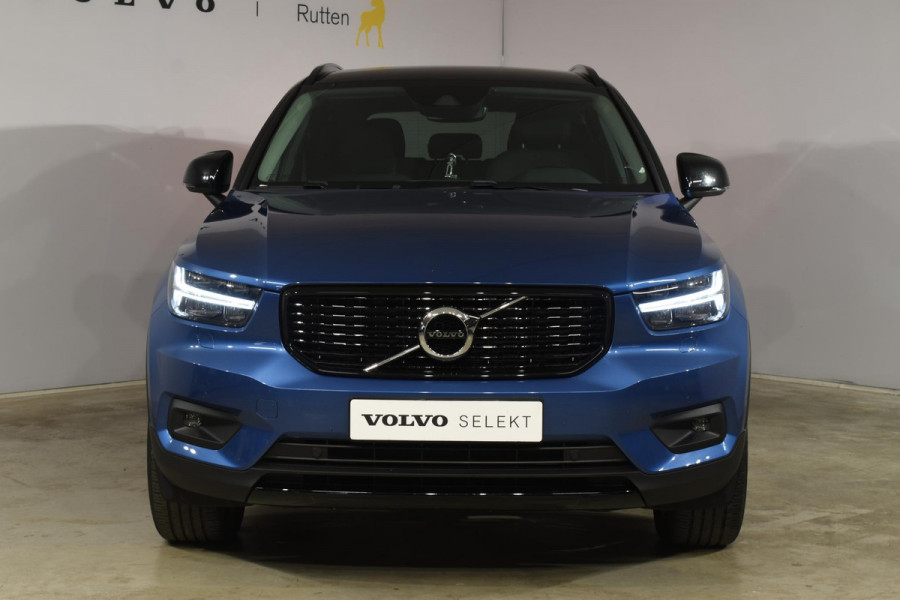 Volvo XC40 T5 262PK Automaat Recharge R-Design / Navigatie / Stuur & Stoelverwarming / Elektrische achterklep / Achteruitrijcamera / Elektr. Trekhaak / Elektrische stoelverst. met geheugen