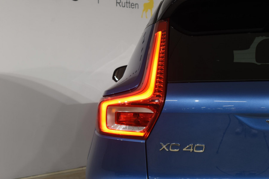 Volvo XC40 T5 262PK Automaat Recharge R-Design / Navigatie / Stuur & Stoelverwarming / Elektrische achterklep / Achteruitrijcamera / Elektr. Trekhaak / Elektrische stoelverst. met geheugen