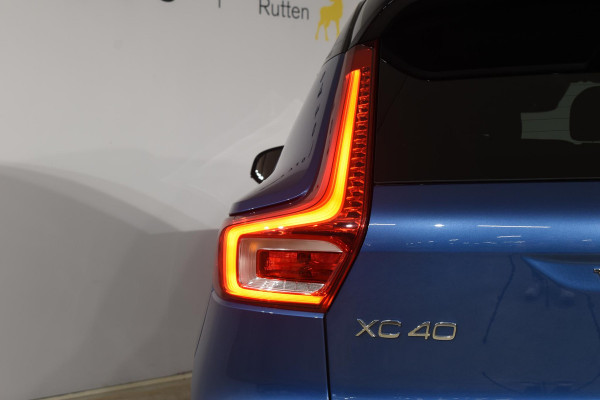 Volvo XC40 T5 262PK Automaat Recharge R-Design / Navigatie / Stuur & Stoelverwarming / Elektrische achterklep / Achteruitrijcamera / Elektr. Trekhaak / Elektrische stoelverst. met geheugen