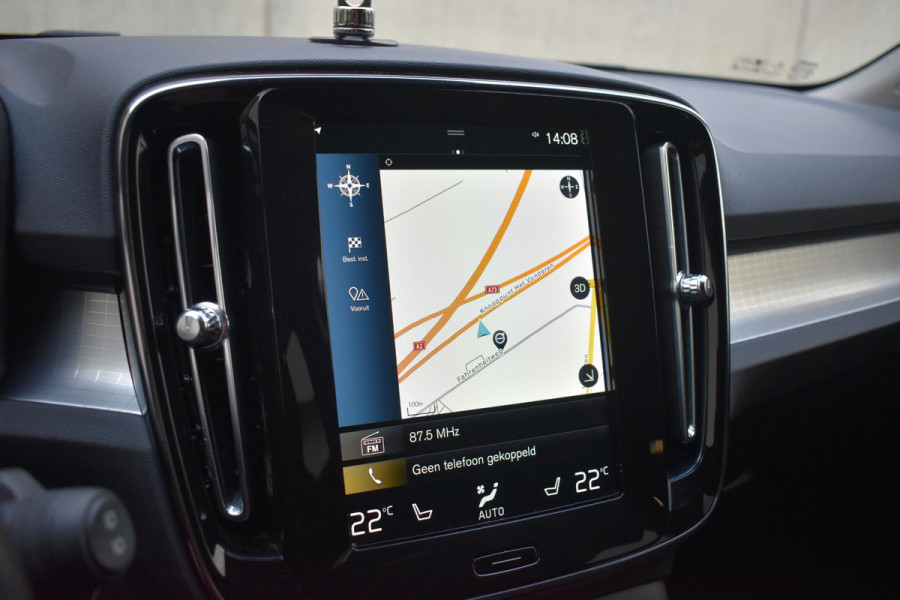 Volvo XC40 T5 262PK Automaat Recharge R-Design / Navigatie / Stuur & Stoelverwarming / Elektrische achterklep / Achteruitrijcamera / Elektr. Trekhaak / Elektrische stoelverst. met geheugen