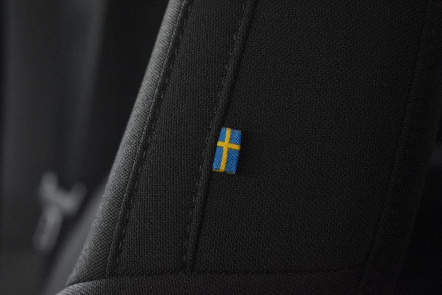 Volvo XC40 T5 262PK Automaat Recharge R-Design / Navigatie / Stuur & Stoelverwarming / Elektrische achterklep / Achteruitrijcamera / Elektr. Trekhaak / Elektrische stoelverst. met geheugen