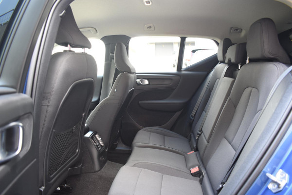 Volvo XC40 T5 262PK Automaat Recharge R-Design / Navigatie / Stuur & Stoelverwarming / Elektrische achterklep / Achteruitrijcamera / Elektr. Trekhaak / Elektrische stoelverst. met geheugen