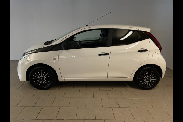 Toyota Aygo 1.0 VVT-i x-fun AIRCO ELEK RAMEN LIMITER CENT VERG SPARCO WIELDOP SET PRIVACYGLAS ZEER NETTE AUTO