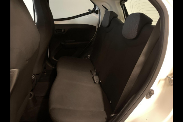 Toyota Aygo 1.0 VVT-i x-fun AIRCO ELEK RAMEN LIMITER CENT VERG SPARCO WIELDOP SET PRIVACYGLAS ZEER NETTE AUTO
