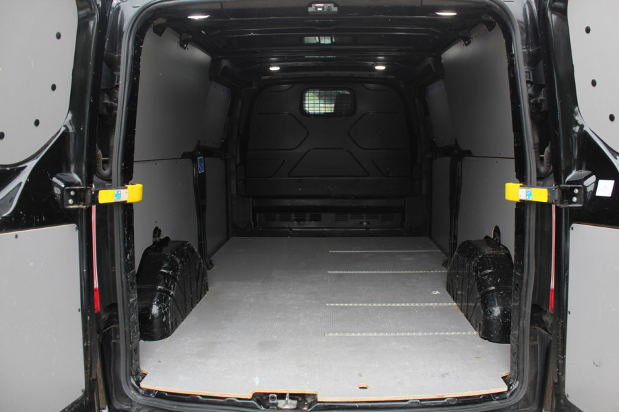 Ford Transit Custom 300 2.0 TDCI L2H1 Limited / Trekhaak / Camera / Leder / 2x Zijschuifdeur / Xenon / Dodehoek / 16'' / Navigatie / Dodehoek / Cruise Control Ford Transit Custom 300 2.0 TDCI L2H1 Limited / Trekhaak / Camera / Leder / 2x Zijschuifdeur / Xenon / Dodehoek / 16'' / Navigatie / Dodehoek / Cruise Control