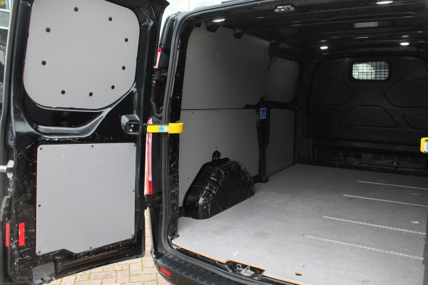 Ford Transit Custom 300 2.0 TDCI L2H1 Limited / Trekhaak / Camera / Leder / 2x Zijschuifdeur / Xenon / Dodehoek / 16'' / Navigatie / Dodehoek / Cruise Control Ford Transit Custom 300 2.0 TDCI L2H1 Limited / Trekhaak / Camera / Leder / 2x Zijschuifdeur / Xenon / Dodehoek / 16'' / Navigatie / Dodehoek / Cruise Control