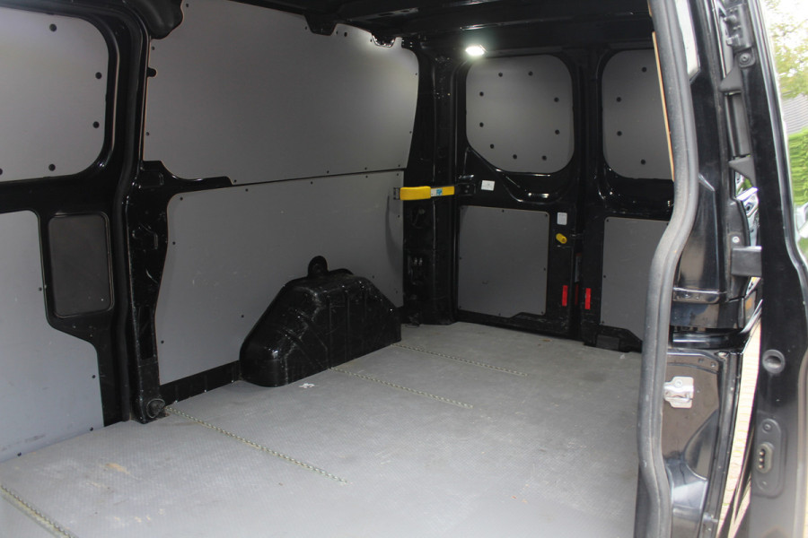 Ford Transit Custom 300 2.0 TDCI L2H1 Limited / Trekhaak / Camera / Leder / 2x Zijschuifdeur / Xenon / Dodehoek / 16'' / Navigatie / Dodehoek / Cruise Control Ford Transit Custom 300 2.0 TDCI L2H1 Limited / Trekhaak / Camera / Leder / 2x Zijschuifdeur / Xenon / Dodehoek / 16'' / Navigatie / Dodehoek / Cruise Control