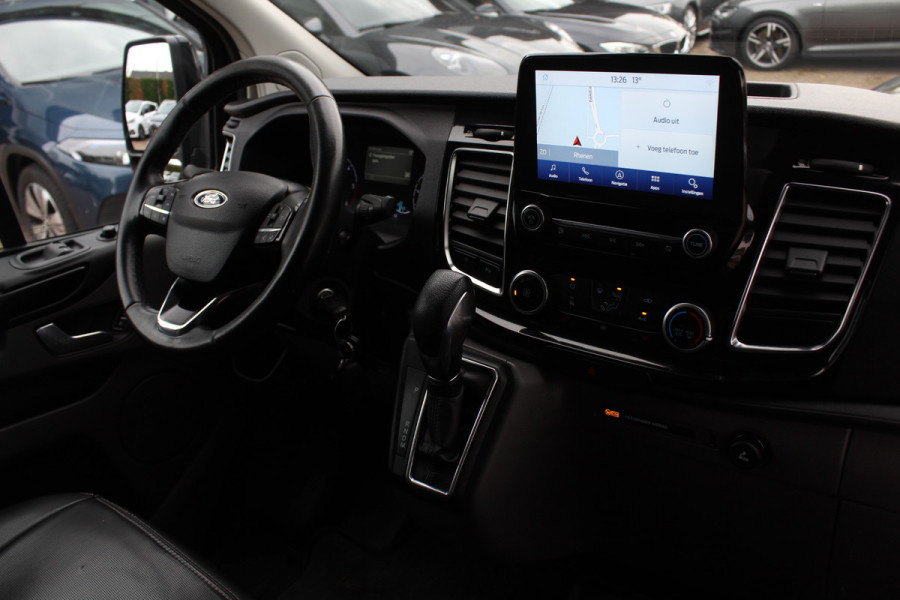 Ford Transit Custom 300 2.0 TDCI L2H1 Limited / Trekhaak / Camera / Leder / 2x Zijschuifdeur / Xenon / Dodehoek / 16'' / Navigatie / Dodehoek / Cruise Control Ford Transit Custom 300 2.0 TDCI L2H1 Limited / Trekhaak / Camera / Leder / 2x Zijschuifdeur / Xenon / Dodehoek / 16'' / Navigatie / Dodehoek / Cruise Control