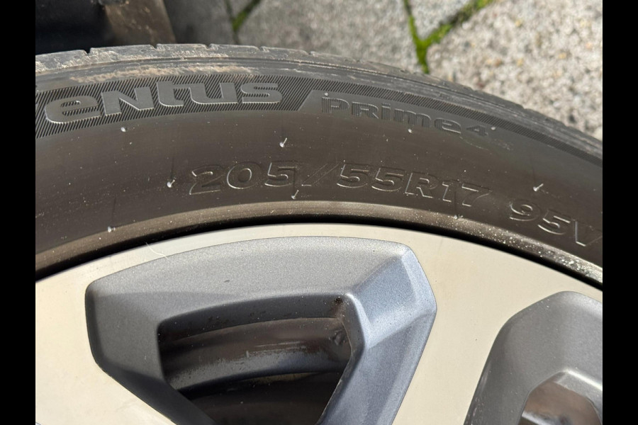 Renault Captur 0.9 TCe Intens - Navigatie I Airco I PDC I LED I Sport velgen I Dealer onderhouden