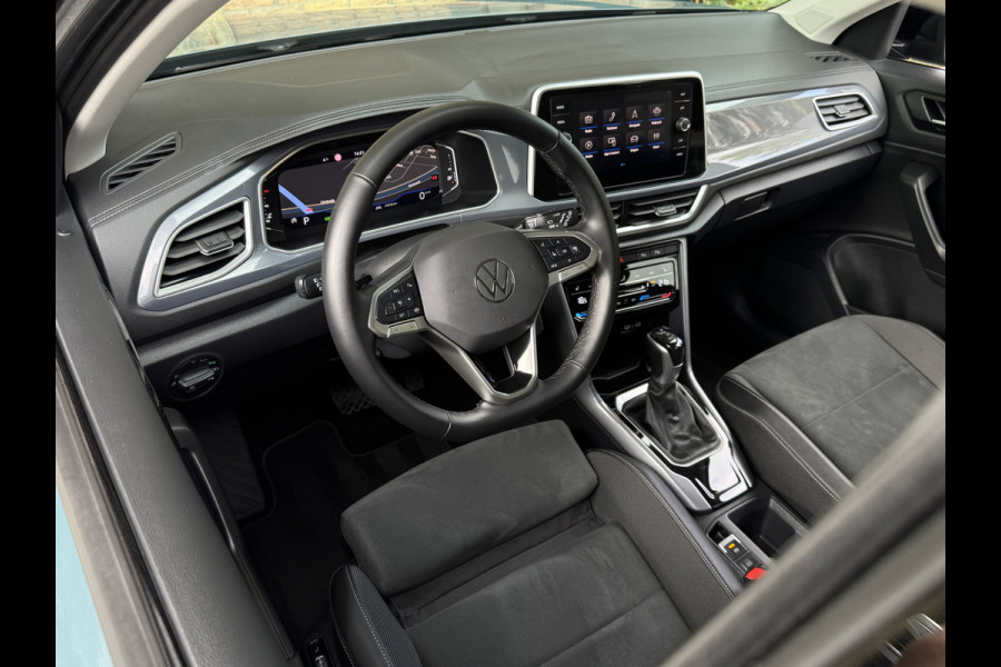 Volkswagen T-Roc 1.5 TSI 150PK DSG STYLE SPORT LED/NAVI/CARPLAY