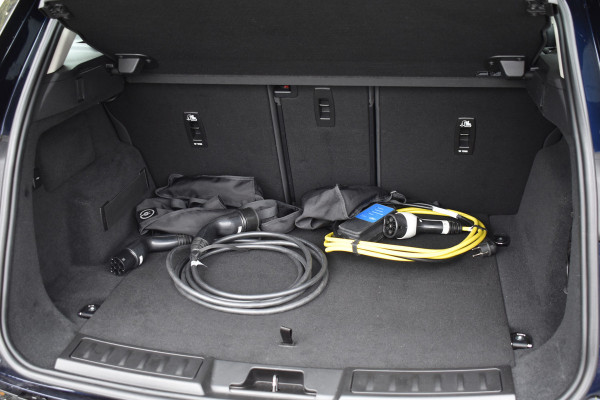 Land Rover Range Rover Evoque P300e AWD HYBRID AUT. SE LEDER/CAMERA/VIRTUAL/TREKHAAK