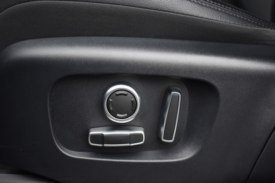 Land Rover Range Rover Evoque P300e AWD HYBRID AUT. SE LEDER/CAMERA/VIRTUAL/TREKHAAK