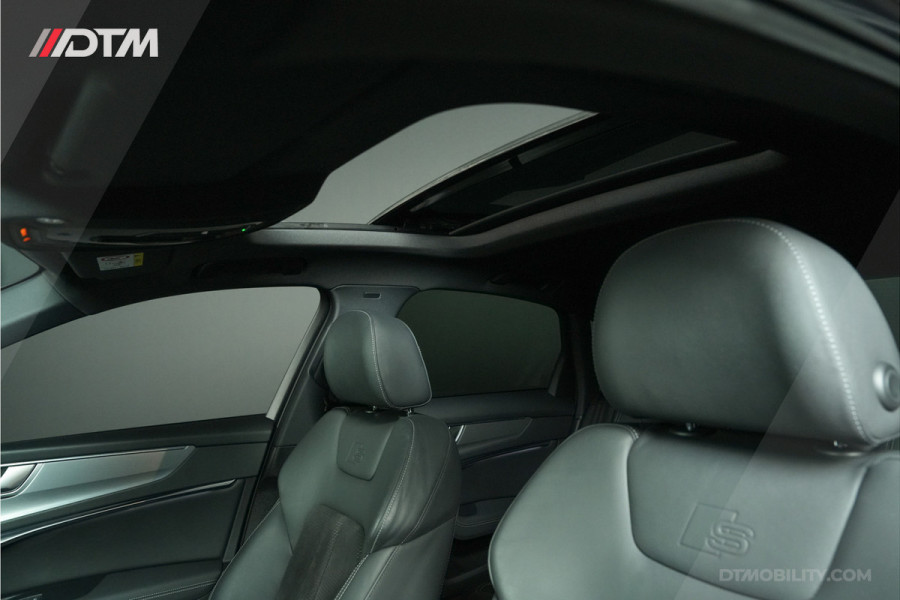 Audi A6 Limousine 50TFSIe Quattro S-Edition | Panoramadak  | Stoelverwarming | Apple Carplay Audi A6 Limousine 50TFSIe Quattro S-Edition | Panoramadak  | Stoelverwarming | Apple Carplay