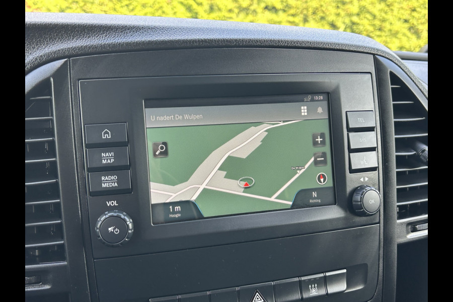Mercedes-Benz eVito 66 kWh 116 PK BPM VRIJ / 14.706 KM !! / L2H1 / AUTOMAAT / ACHTERKLEP / AIRCO / CRUISE / NAVI / CARPLAY / STOELVERWARMING / 3-ZIT