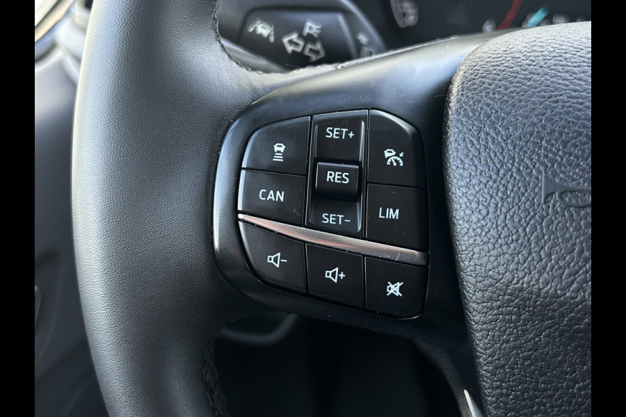 Ford Transit Custom 2.0 TDCI 130 PK AUTOMAAT / L2H1 / 1e EIGENAAR / 44.043 KM !! / AIRCO / ADAPTIVE CRUISE / NAVI / 3-ZITS