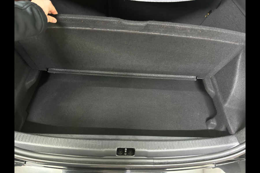 Renault Clio Estate Occasion 0.9 TCe Limited | Zwart | Airco | Tweedehands Renault Clio | Cruisecontrol | Bluetooth