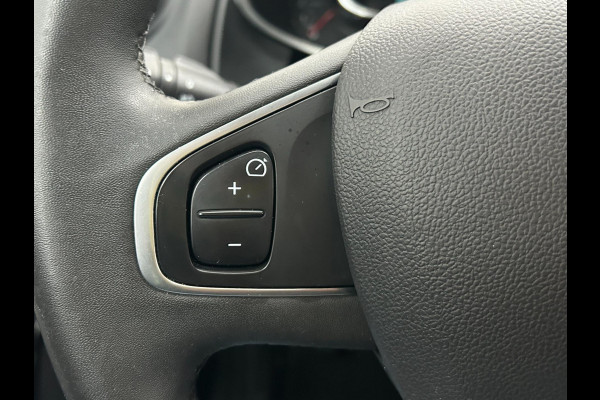 Renault Clio Estate Occasion 0.9 TCe Limited | Zwart | Airco | Tweedehands Renault Clio | Cruisecontrol | Bluetooth