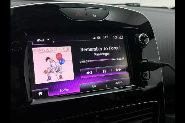 Renault Clio Estate Occasion 0.9 TCe Limited | Zwart | Airco | Tweedehands Renault Clio | Cruisecontrol | Bluetooth