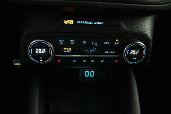 Ford FOCUS Wagon 1.0 EcoBoost Hybrid ST*ECC*NAVI*ACC*CAM*HAAK*TEL*