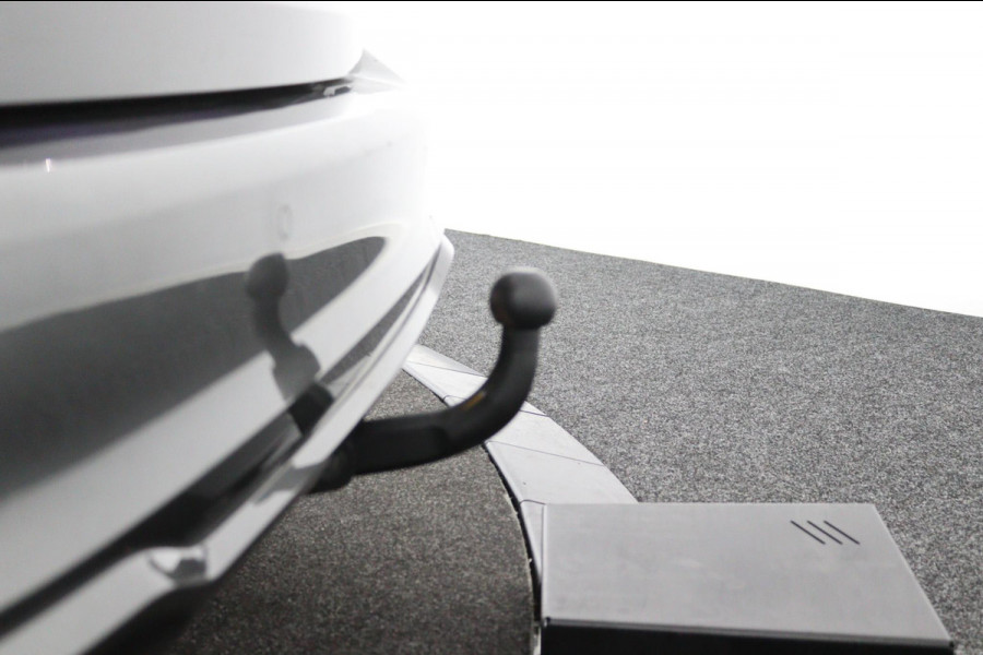 Ford FOCUS Wagon 1.0 EcoBoost Hybrid ST*ECC*NAVI*ACC*CAM*HAAK*TEL*