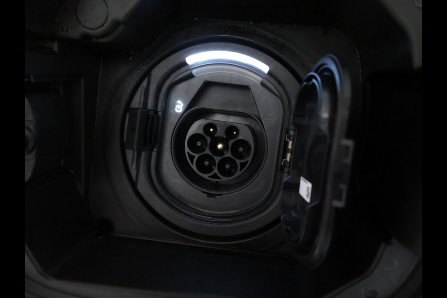 Mercedes-Benz GLA 250 e Plug-In Hybride Edition Progressive Line | Night Pakket | Multibeam Koplampen | Distronic | 11 kW Laden | Stuur en Stoelverwarming. Inclusief 24 maanden MB Certified garantie voor Europa.