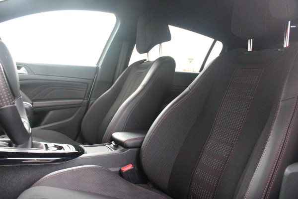 Peugeot 308 1.2 130PK GT-LINE | MASSAGE STOELEN | NAVIGATIE | APPLE CARPLAY/ANDROID AUTO | 17" LICHTMETALEN VELGEN | ALL SEASON BANDEN | FULL LED KOPLAMPEN | DAB+ RADIO | CLIMATE CONTROL | STOEL VERWARMING | CRUISE CONTROL | KEYLESS ENTRY/START | DODEHOEK BEWAKING | ACHTERUITRIJ CAMERA | PARKEERSENSOREN VOOR EN ACHTER |