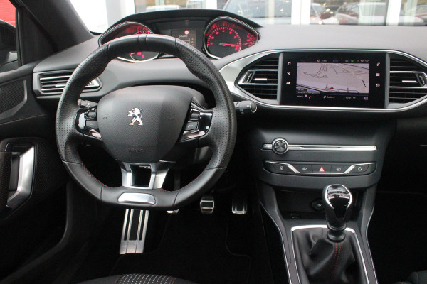 Peugeot 308 1.2 130PK GT-LINE | MASSAGE STOELEN | NAVIGATIE | APPLE CARPLAY/ANDROID AUTO | 17" LICHTMETALEN VELGEN | ALL SEASON BANDEN | FULL LED KOPLAMPEN | DAB+ RADIO | CLIMATE CONTROL | STOEL VERWARMING | CRUISE CONTROL | KEYLESS ENTRY/START | DODEHOEK BEWAKING | ACHTERUITRIJ CAMERA | PARKEERSENSOREN VOOR EN ACHTER |