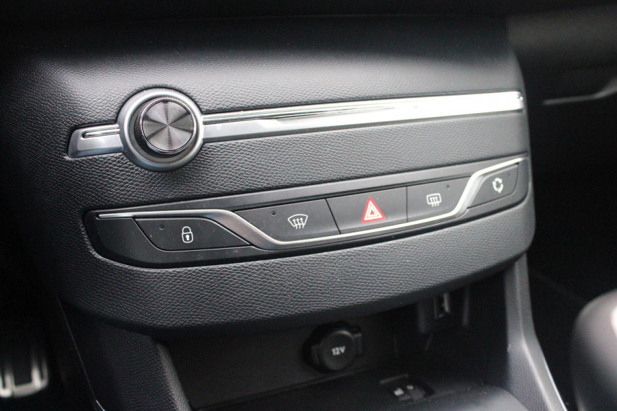 Peugeot 308 1.2 130PK GT-LINE | MASSAGE STOELEN | NAVIGATIE | APPLE CARPLAY/ANDROID AUTO | 17" LICHTMETALEN VELGEN | ALL SEASON BANDEN | FULL LED KOPLAMPEN | DAB+ RADIO | CLIMATE CONTROL | STOEL VERWARMING | CRUISE CONTROL | KEYLESS ENTRY/START | DODEHOEK BEWAKING | ACHTERUITRIJ CAMERA | PARKEERSENSOREN VOOR EN ACHTER |