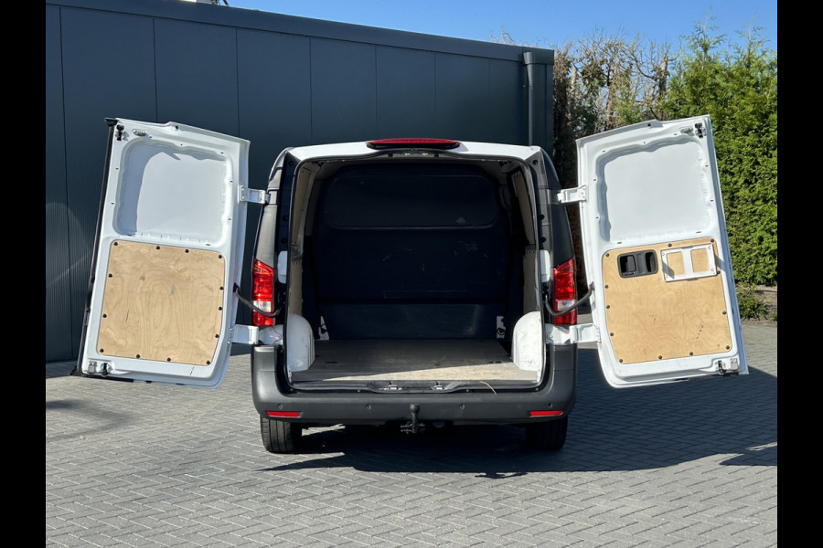 Mercedes-Benz Vito 110 CDI 102 PK RWD / L2H1 / 1e EIGENAAR / TREKHAAK / 50.667 KM !! / AIRCO / CRUISE / BLUETOOTH