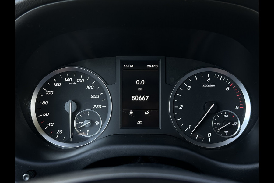 Mercedes-Benz Vito 110 CDI 102 PK RWD / L2H1 / 1e EIGENAAR / TREKHAAK / 50.667 KM !! / AIRCO / CRUISE / BLUETOOTH