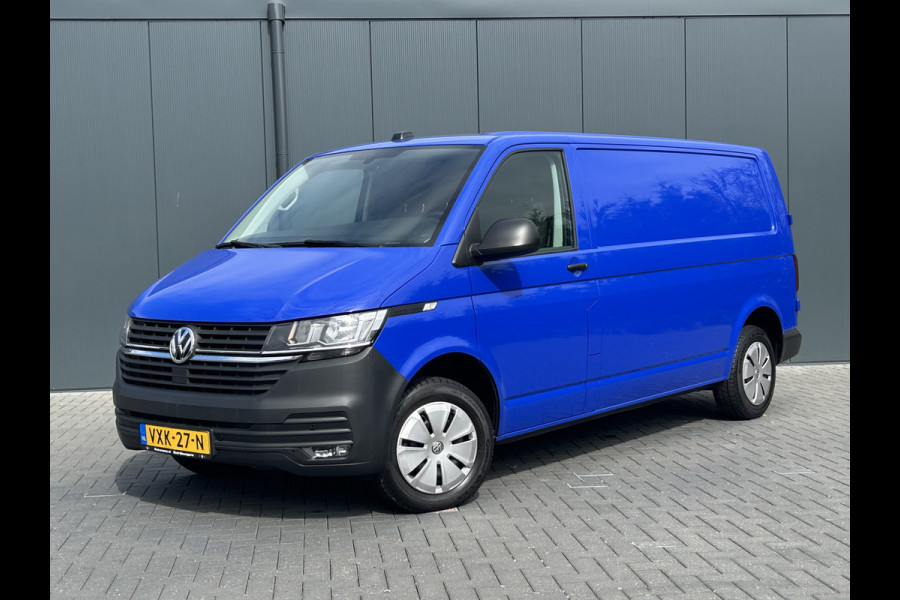 Volkswagen Transporter 2.0 TDI 150 PK AUTOMAAT DSG COMFORTLINE EXE / L2H1 / 1e EIG. / 24.504KM !! / AIRCO / CRUISE / NAVI / APPLE CARPLAY / 3 - ZITS