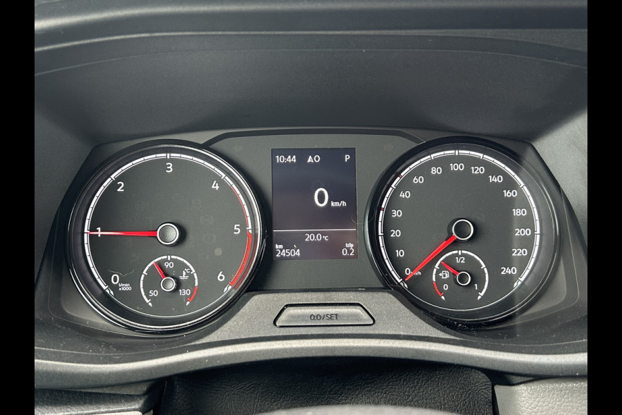 Volkswagen Transporter 2.0 TDI 150 PK AUTOMAAT DSG COMFORTLINE EXE / L2H1 / 1e EIG. / 24.504KM !! / AIRCO / CRUISE / NAVI / APPLE CARPLAY / 3 - ZITS