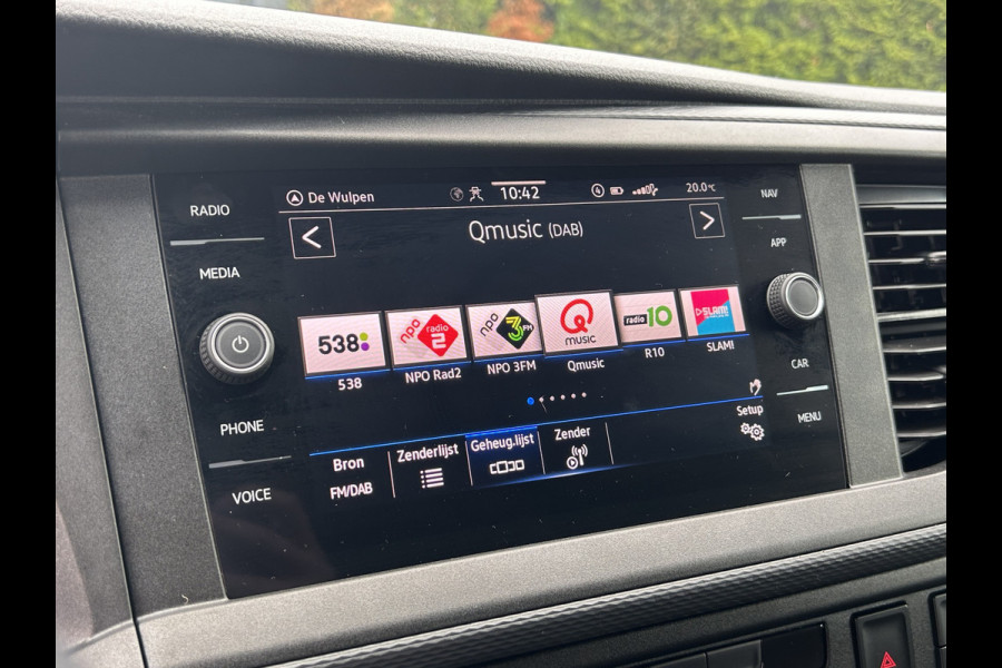 Volkswagen Transporter 2.0 TDI 150 PK AUTOMAAT DSG COMFORTLINE EXE / L2H1 / 1e EIG. / 24.504KM !! / AIRCO / CRUISE / NAVI / APPLE CARPLAY / 3 - ZITS