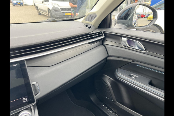 Lynk & Co 01 1.5 261 pk | PHEV | 360 Camera | Adaptieve Cruise | Elek. Achterklep | Panorama dak | Stoelverwarming | 1.800kg Trekgewicht