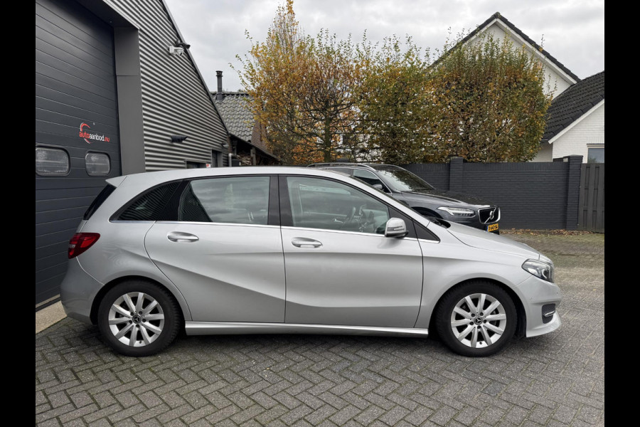 Mercedes-Benz B-Klasse 180 d Business Solution | Navigatie | Camera | Stoelverwarming | LED | Lichtmetalen Velgen | Mercedes-Benz B-Klasse 180 d Business Solution | Navigatie | Camera | Stoelverwarming | LED | Lichtmetalen Velgen |