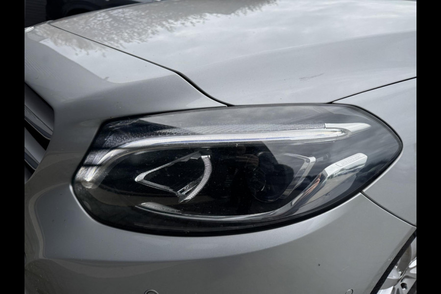 Mercedes-Benz B-Klasse 180 d Business Solution | Navigatie | Camera | Stoelverwarming | LED | Lichtmetalen Velgen | Mercedes-Benz B-Klasse 180 d Business Solution | Navigatie | Camera | Stoelverwarming | LED | Lichtmetalen Velgen |