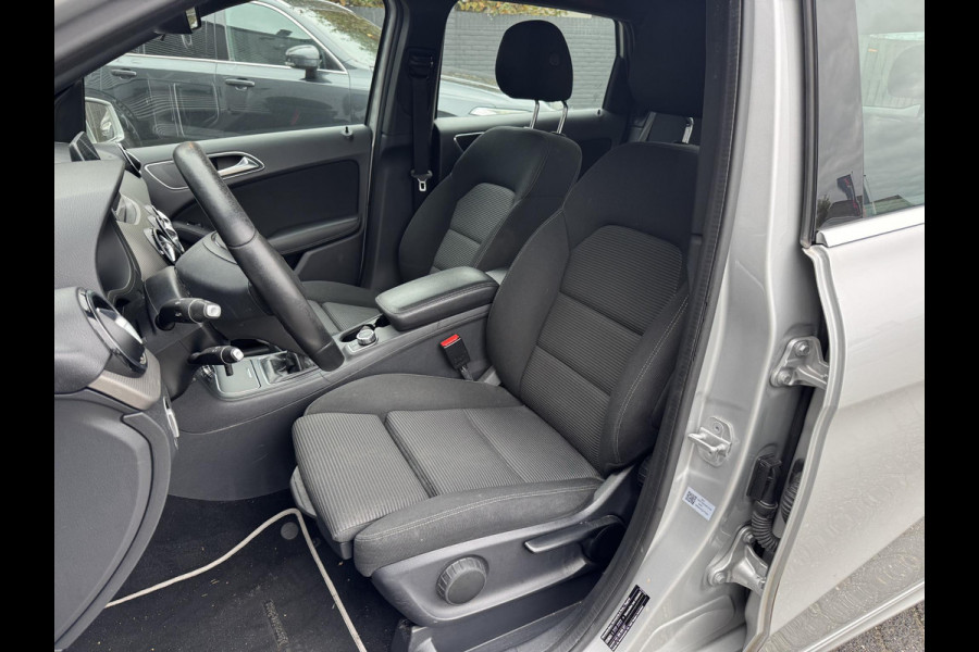 Mercedes-Benz B-Klasse 180 d Business Solution | Navigatie | Camera | Stoelverwarming | LED | Lichtmetalen Velgen | Mercedes-Benz B-Klasse 180 d Business Solution | Navigatie | Camera | Stoelverwarming | LED | Lichtmetalen Velgen |