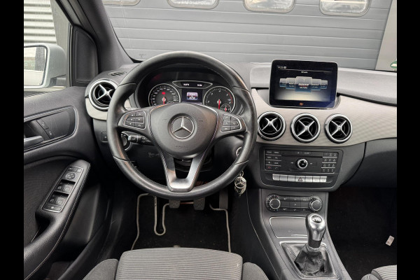 Mercedes-Benz B-Klasse 180 d Business Solution | Navigatie | Camera | Stoelverwarming | LED | Lichtmetalen Velgen | Mercedes-Benz B-Klasse 180 d Business Solution | Navigatie | Camera | Stoelverwarming | LED | Lichtmetalen Velgen |