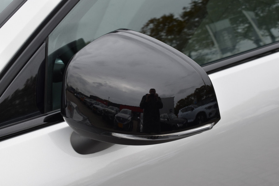 Volvo XC40 B4 211PK Automaat Plus Dark | H&K | Trekhaak | ACC | Allseasons | Camera | Elektr. stoel |