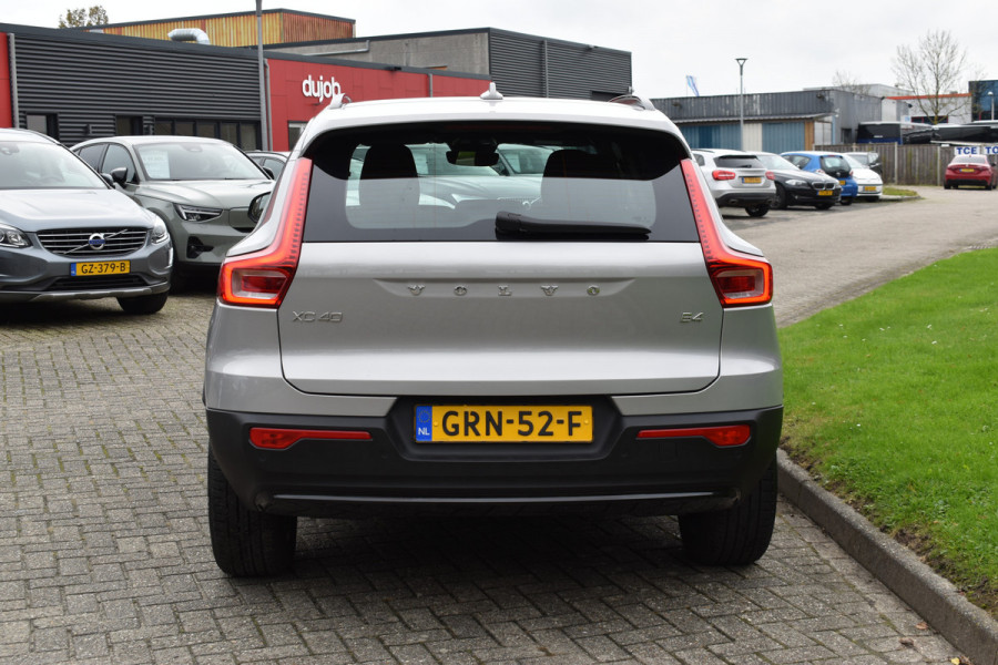 Volvo XC40 B4 211PK Automaat Plus Dark | H&K | Trekhaak | ACC | Allseasons | Camera | Elektr. stoel |