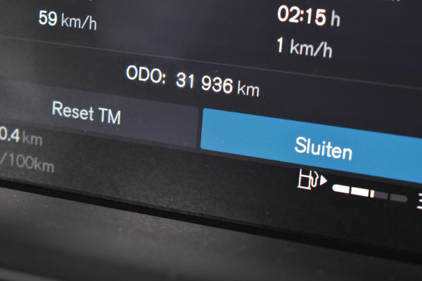 Volvo XC40 B4 211PK Automaat Plus Dark | H&K | Trekhaak | ACC | Allseasons | Camera | Elektr. stoel |