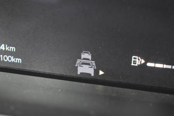 Volvo XC40 B4 211PK Automaat Plus Dark | H&K | Trekhaak | ACC | Allseasons | Camera | Elektr. stoel |