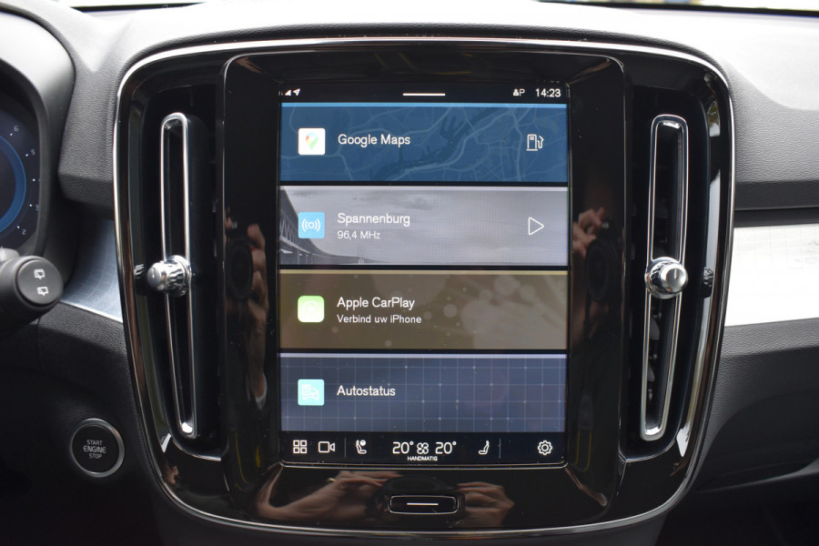 Volvo XC40 B4 211PK Automaat Plus Dark | H&K | Trekhaak | ACC | Allseasons | Camera | Elektr. stoel |