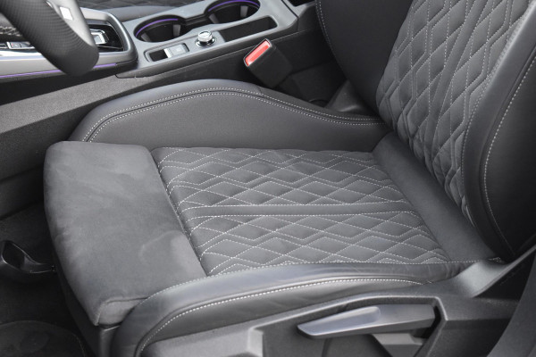 Audi A3 Sportback 35 TFSI S edition S-Line Pano Lane Kuip ACC Camera Audi A3 Sportback 35 TFSI S edition S-Line Pano Lane Kuip ACC Camera