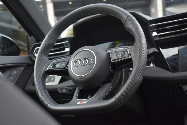 Audi A3 Sportback 35 TFSI S edition S-Line Pano Lane Kuip ACC Camera Audi A3 Sportback 35 TFSI S edition S-Line Pano Lane Kuip ACC Camera
