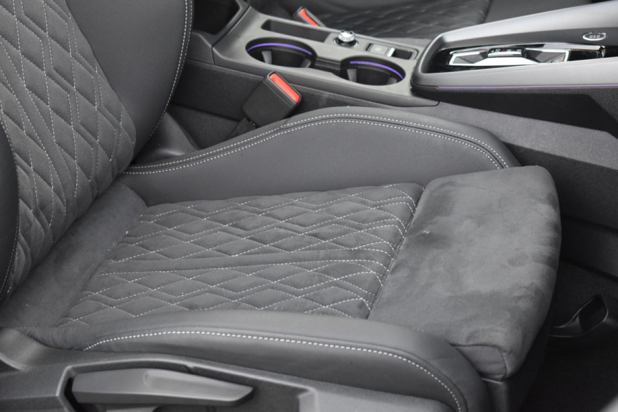 Audi A3 Sportback 35 TFSI S edition S-Line Pano Lane Kuip ACC Camera Audi A3 Sportback 35 TFSI S edition S-Line Pano Lane Kuip ACC Camera