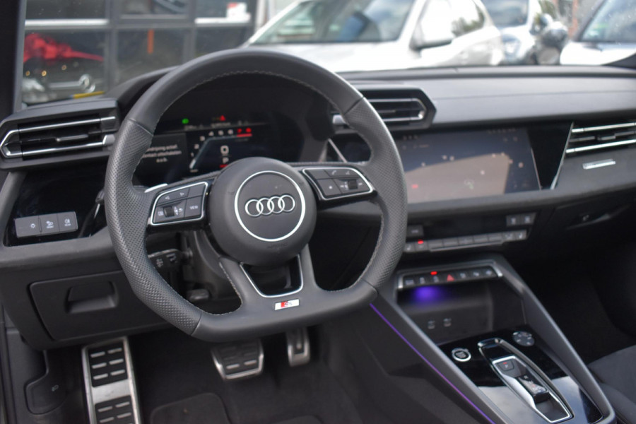 Audi A3 Sportback 35 TFSI S edition S-Line Pano Lane Kuip ACC Camera Audi A3 Sportback 35 TFSI S edition S-Line Pano Lane Kuip ACC Camera