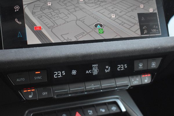 Audi A3 Sportback 35 TFSI S edition S-Line Pano Lane Kuip ACC Camera Audi A3 Sportback 35 TFSI S edition S-Line Pano Lane Kuip ACC Camera