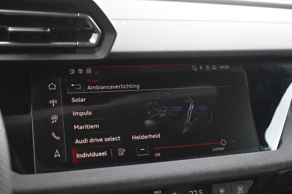 Audi A3 Sportback 35 TFSI S edition S-Line Pano Lane Kuip ACC Camera Audi A3 Sportback 35 TFSI S edition S-Line Pano Lane Kuip ACC Camera